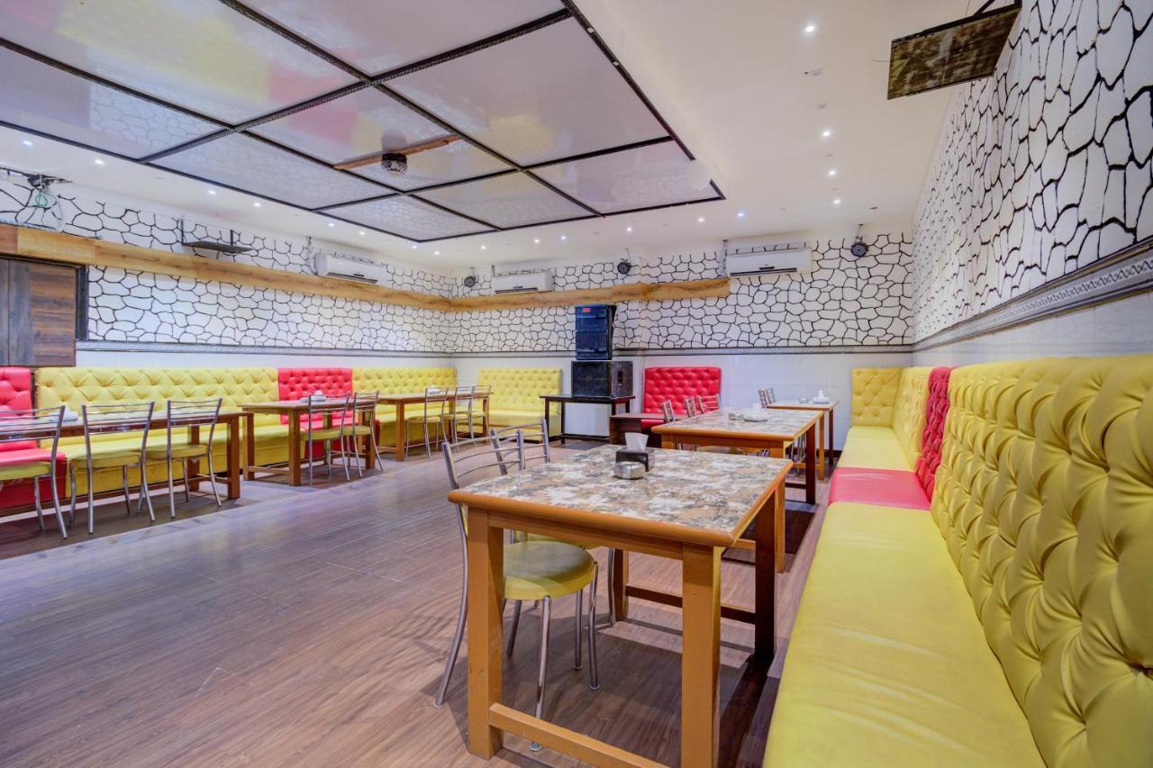 Oyo 67979 Hotel Hollywood Park Sasupāda Kültér fotó