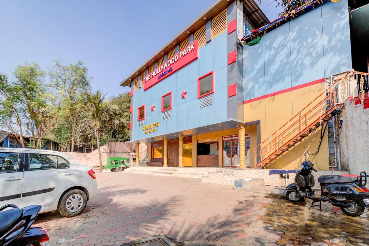 Oyo 67979 Hotel Hollywood Park Sasupāda Kültér fotó